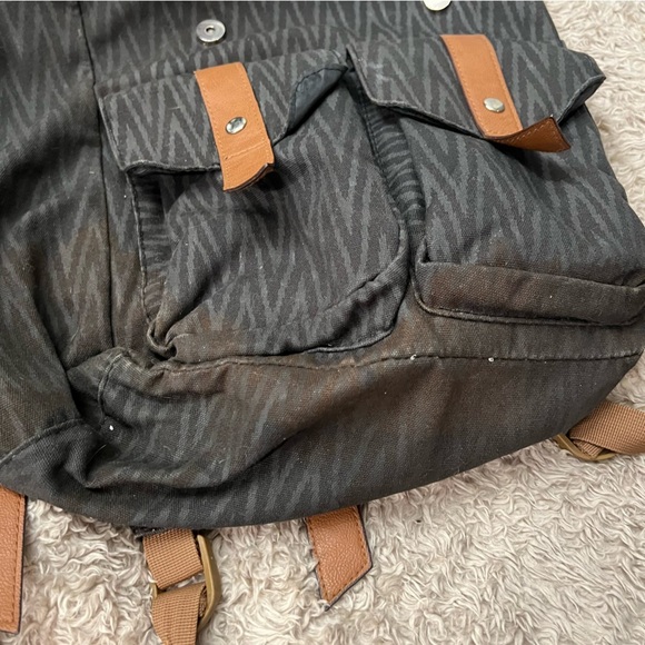 Roxy Black Grey Chevron Stripe Backpack - Picture 4 of 4